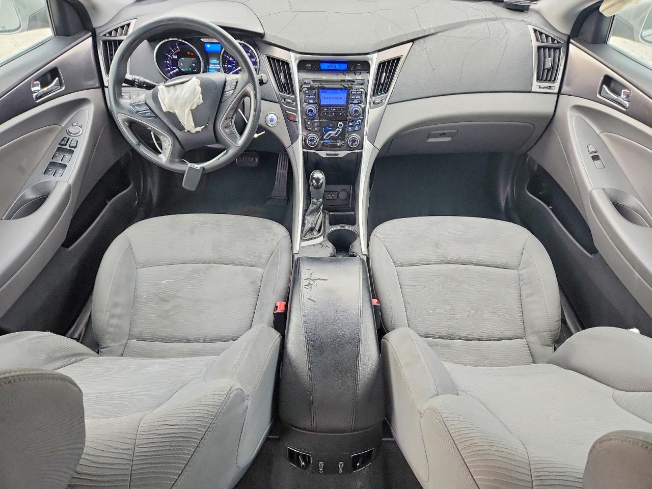 2011 Hyundai Sonata Hybrid Base Серебряный vin: KMHEC4A44BA006527
