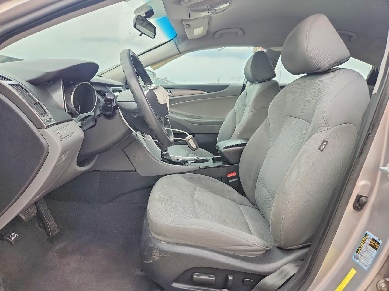 2011 Hyundai Sonata Hybrid Base Серебряный vin: KMHEC4A44BA006527