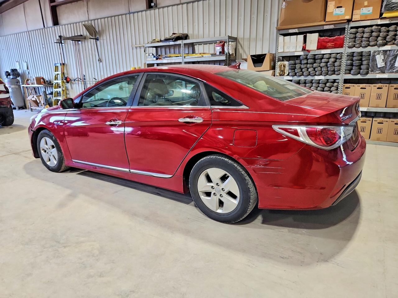 2011 Hyundai Sonata Hybrid Red vin: KMHEC4A44BA008357