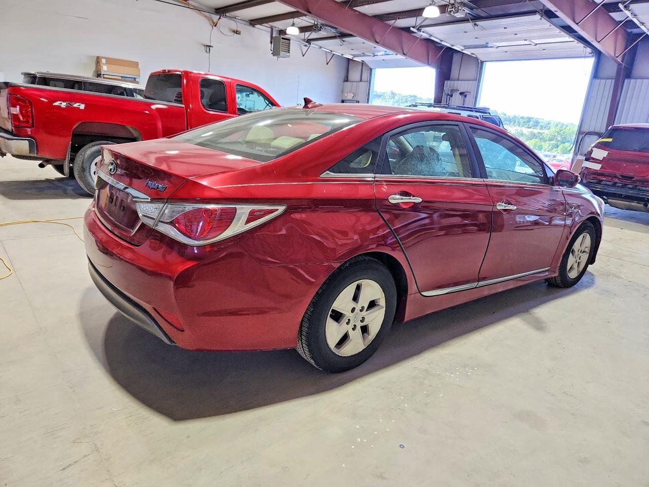 2011 Hyundai Sonata Hybrid Red vin: KMHEC4A44BA008357