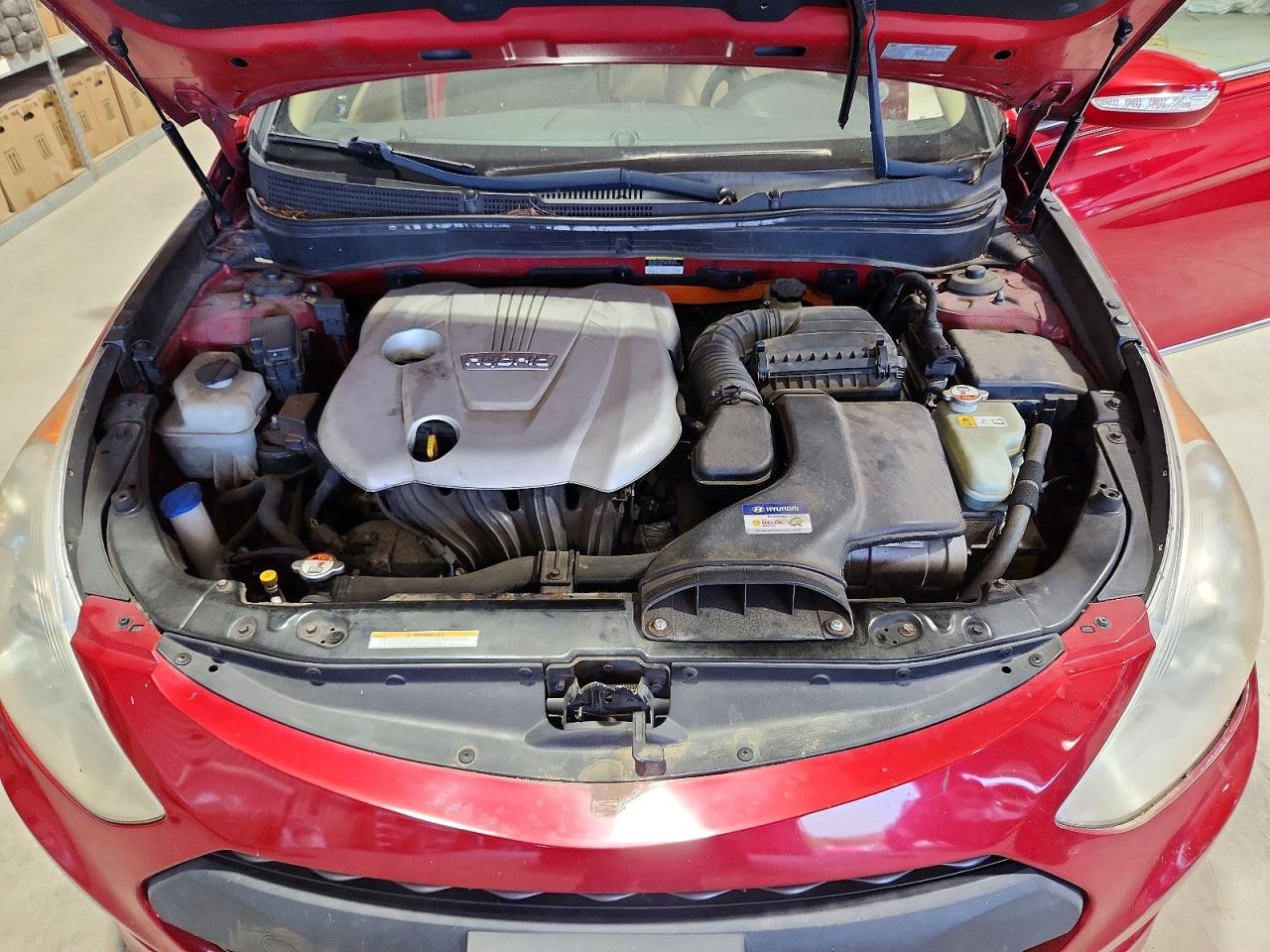 2011 Hyundai Sonata Hybrid Red vin: KMHEC4A44BA008357