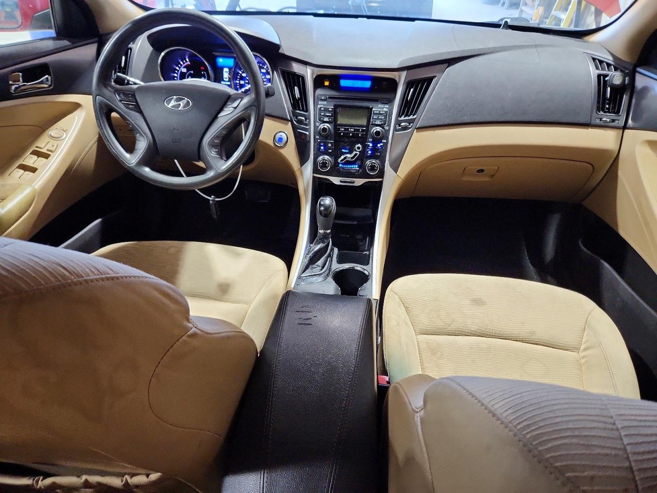 2011 Hyundai Sonata Hybrid Red vin: KMHEC4A44BA008357