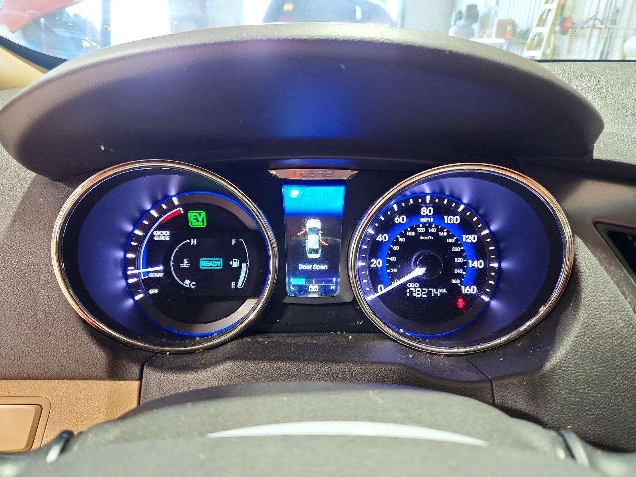 2011 Hyundai Sonata Hybrid Red vin: KMHEC4A44BA008357