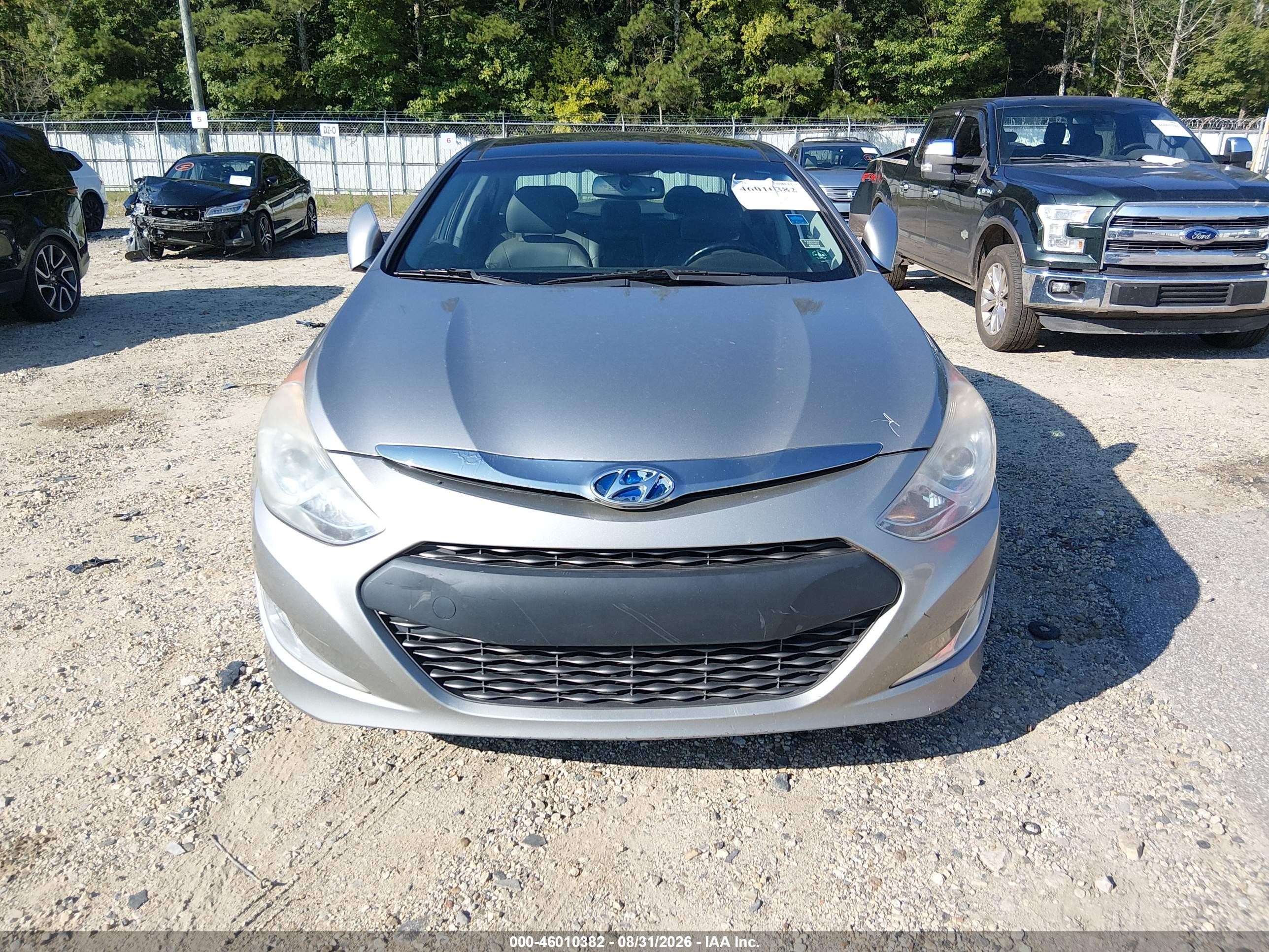 2012 Hyundai Sonata Hybrid   Серебряный vin: KMHEC4A44CA023345
