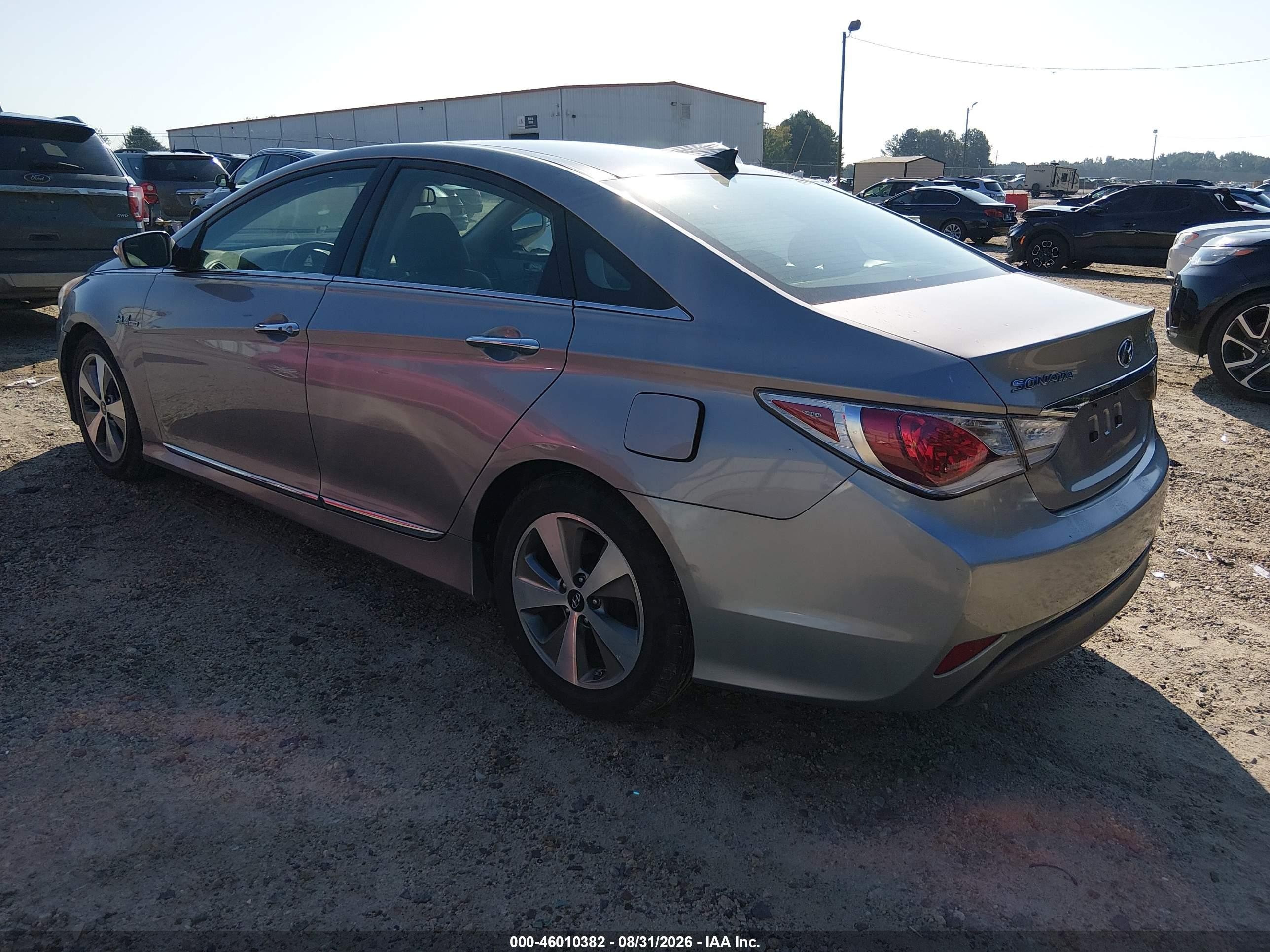 2012 Hyundai Sonata Hybrid   Серебряный vin: KMHEC4A44CA023345