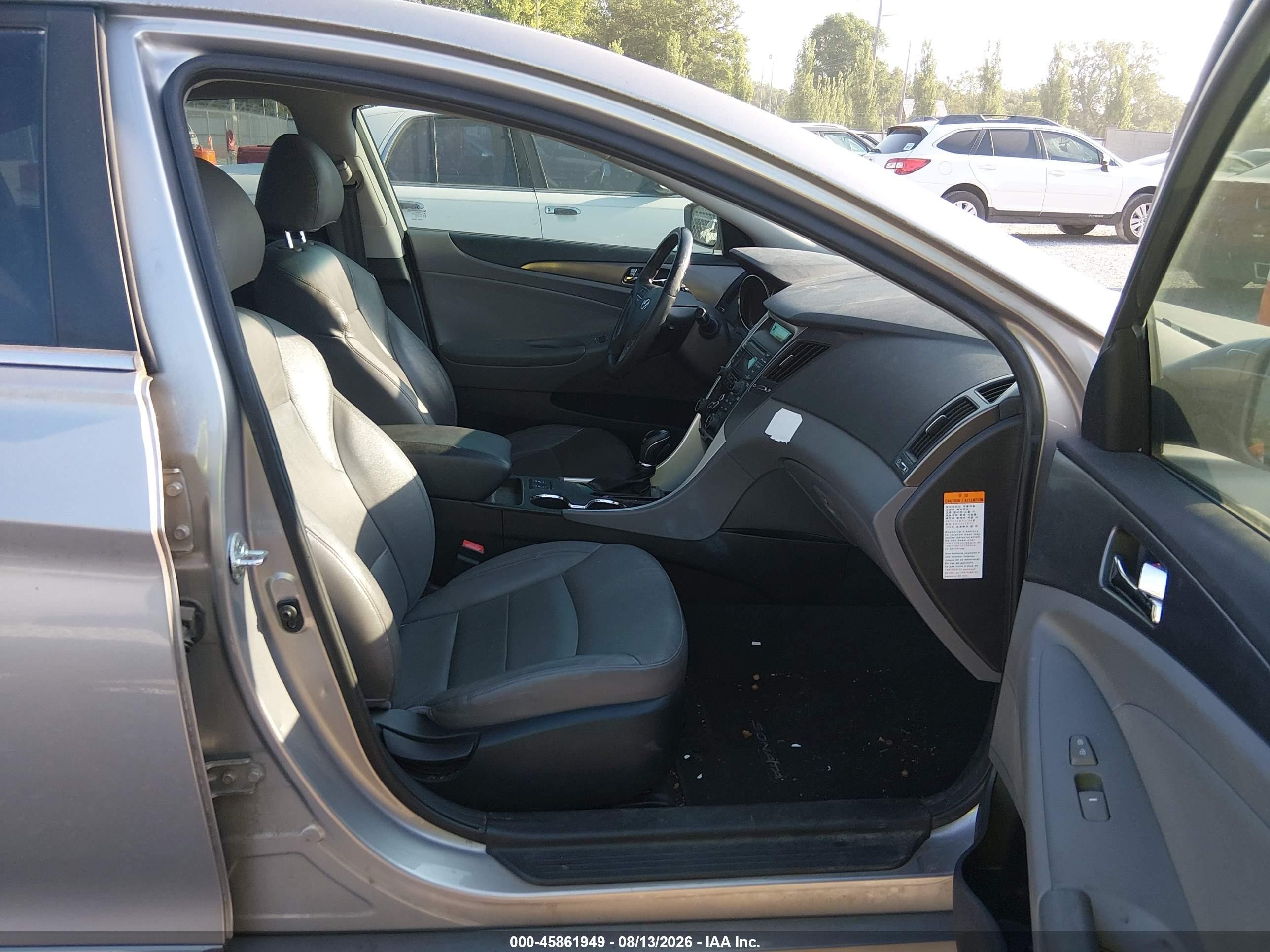 2012 Hyundai Sonata Hybrid   Beige vin: KMHEC4A44CA026908