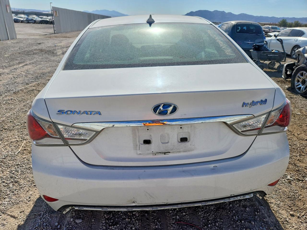 2012 Hyundai Sonata Hybrid White vin: KMHEC4A44CA030831