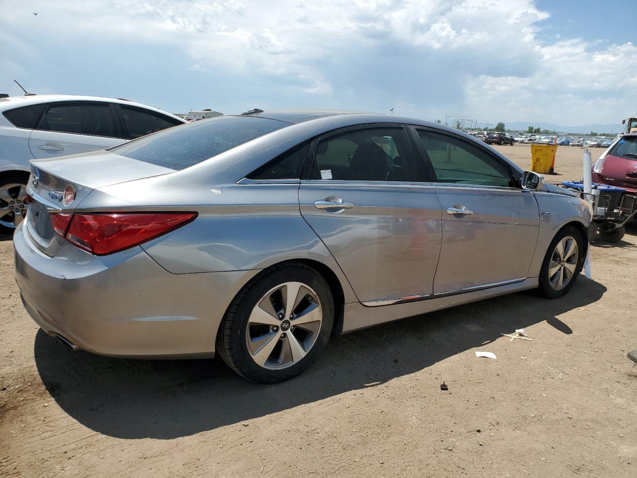 2012 Hyundai Sonata Hybrid Silver vin: KMHEC4A44CA046317
