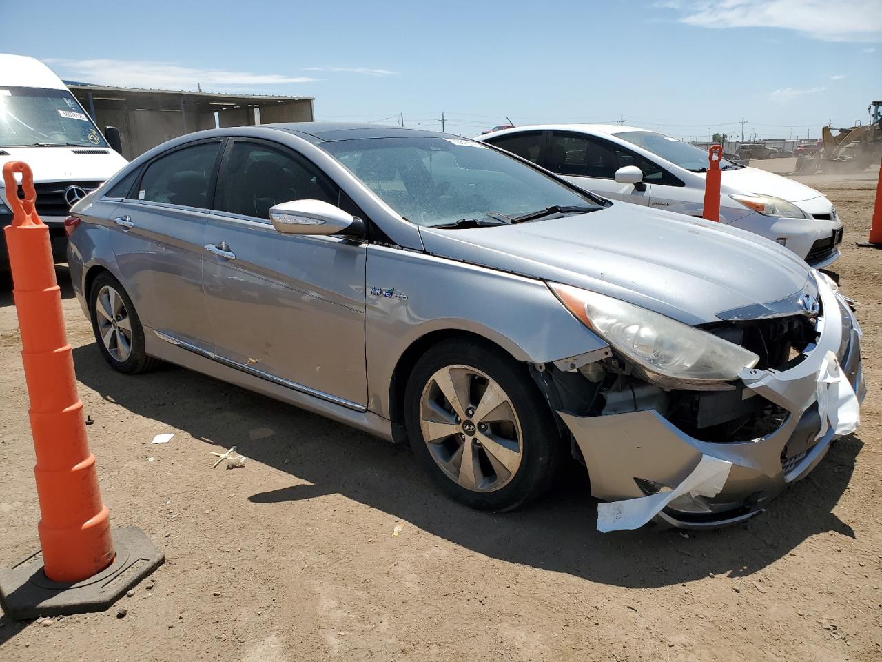 2012 Hyundai Sonata Hybrid Silver vin: KMHEC4A44CA046317