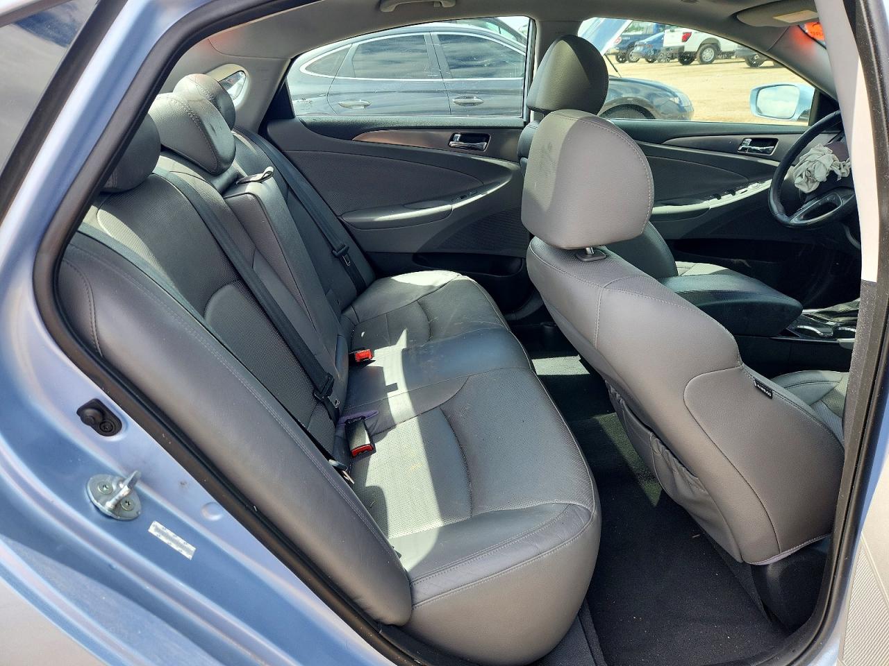 2013 Hyundai Sonata Hybrid Blue vin: KMHEC4A44DA068710