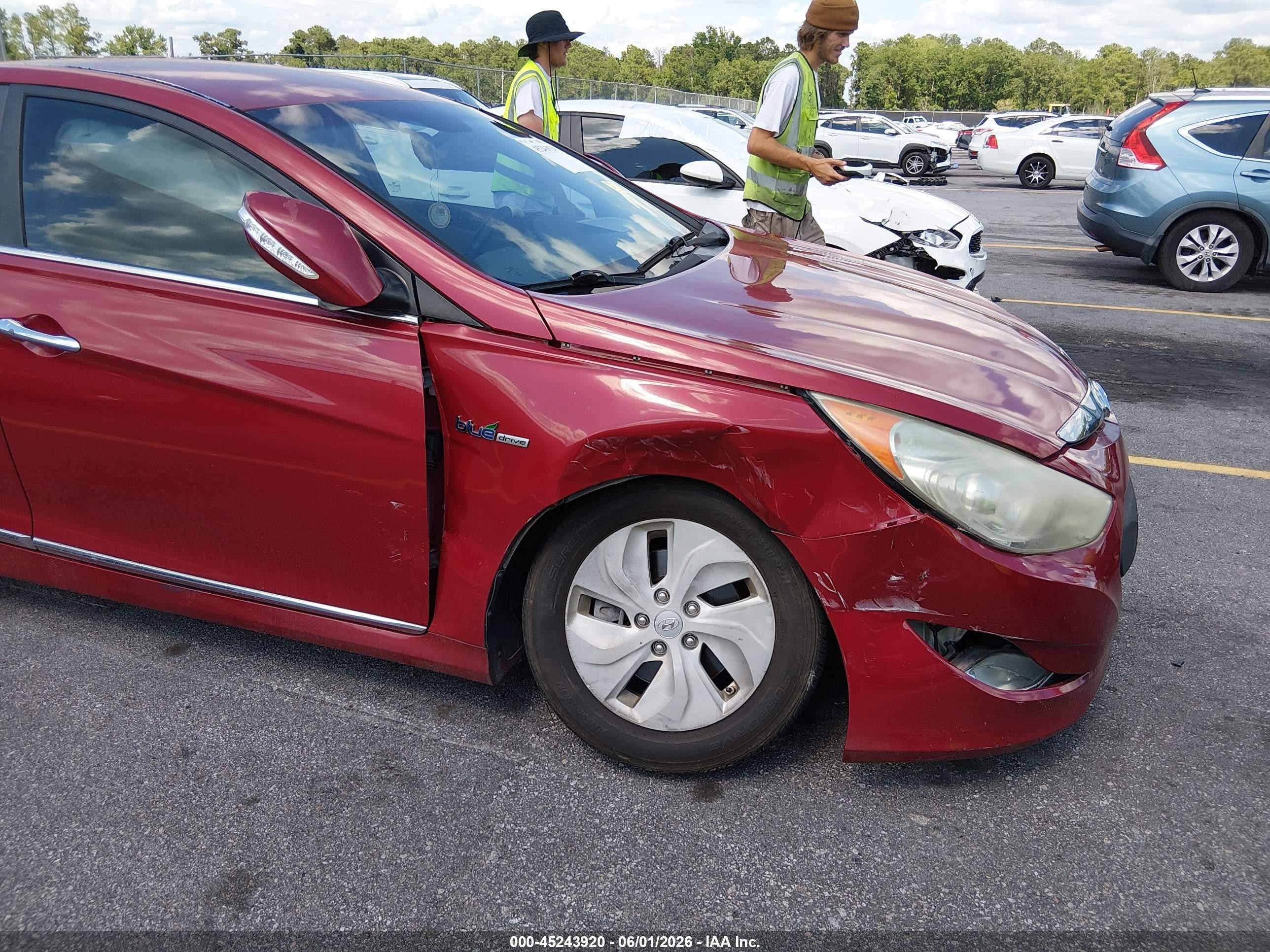 2013 Hyundai Sonata Hybrid   Red vin: KMHEC4A44DA069159