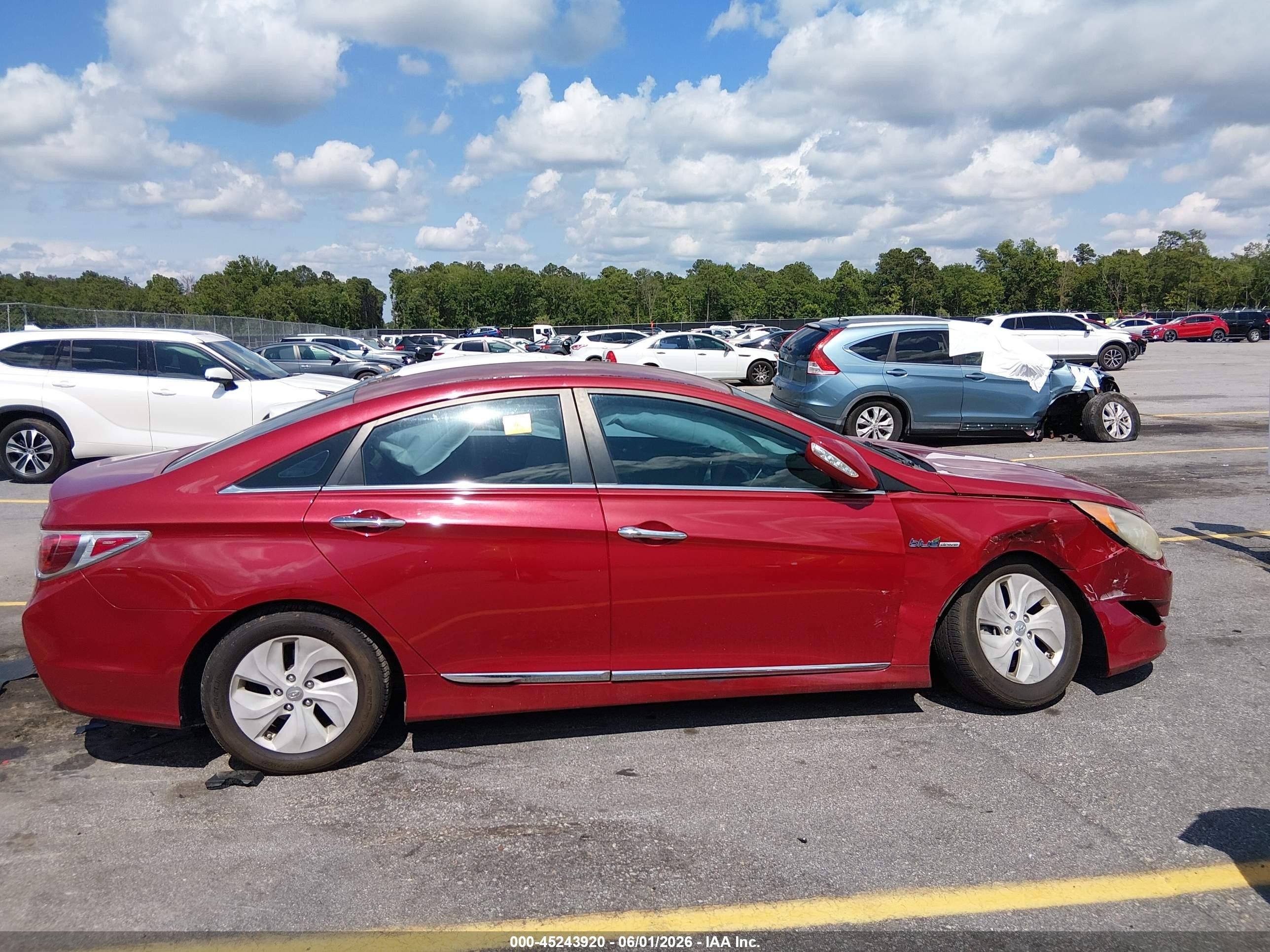2013 Hyundai Sonata Hybrid   Red vin: KMHEC4A44DA069159
