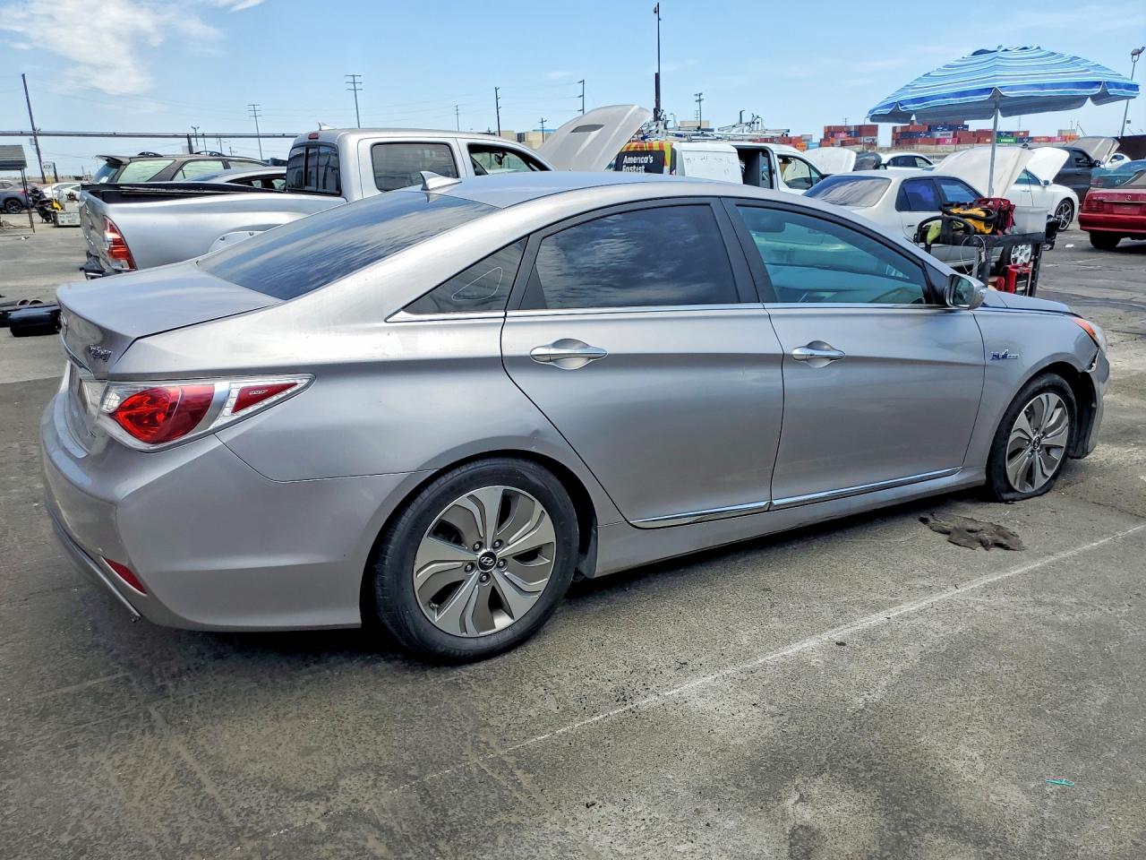 2013 Hyundai Sonata Hybrid Silver vin: KMHEC4A44DA071476