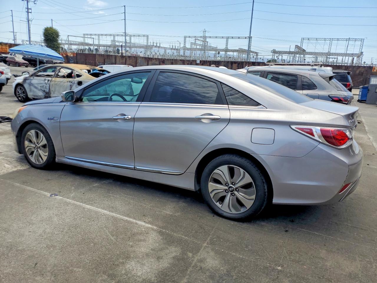 2013 Hyundai Sonata Hybrid Silver vin: KMHEC4A44DA071476