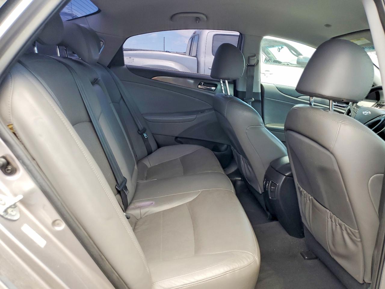 2013 Hyundai Sonata Hybrid Silver vin: KMHEC4A44DA071476