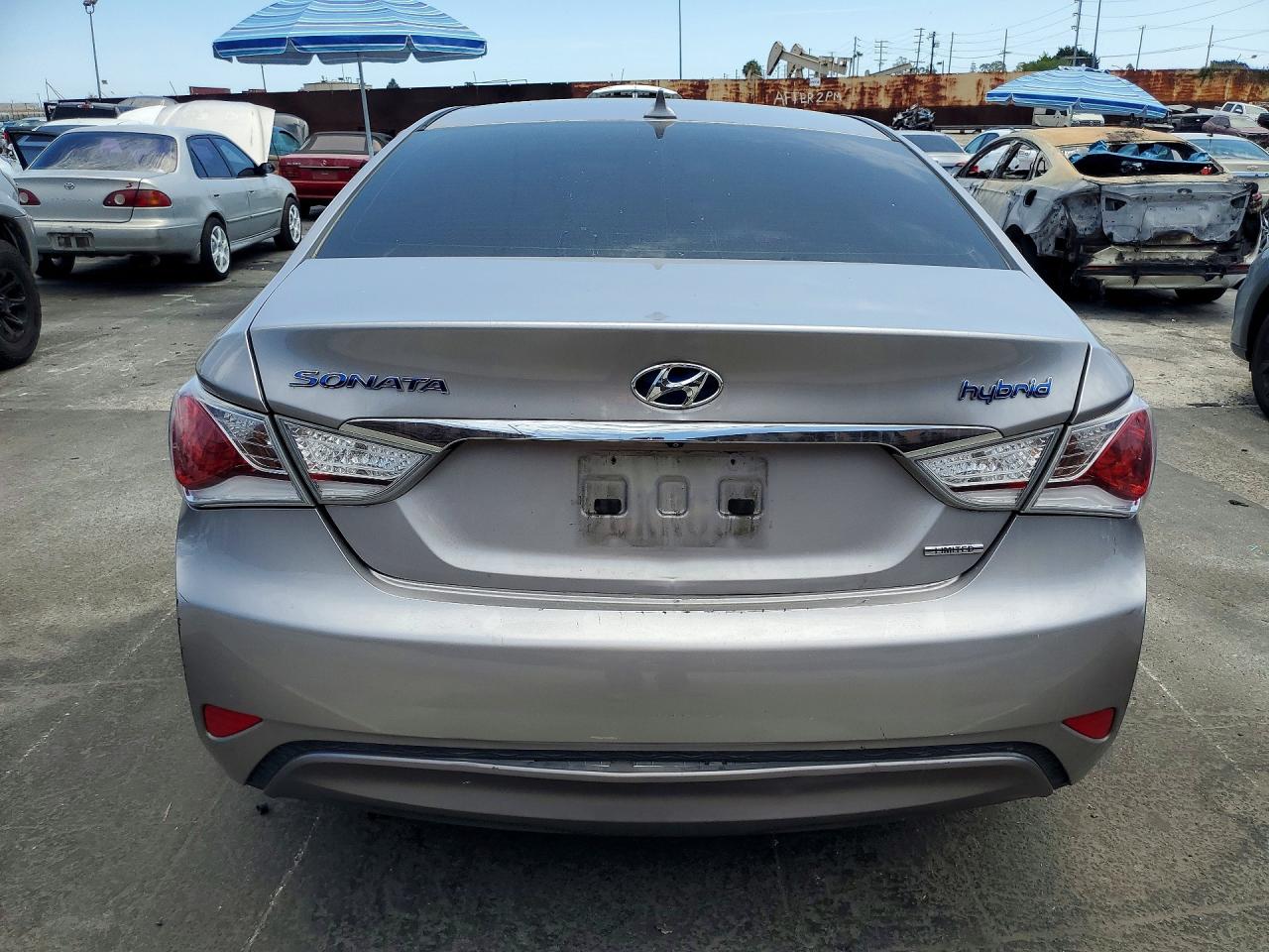 2013 Hyundai Sonata Hybrid Silver vin: KMHEC4A44DA071476