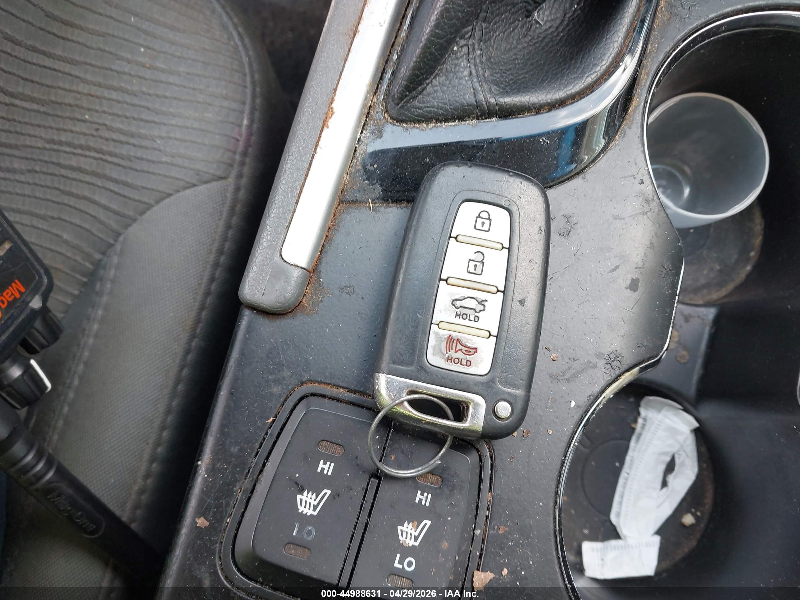 2013 Hyundai Sonata Hybrid   Silver vin: KMHEC4A44DA078282