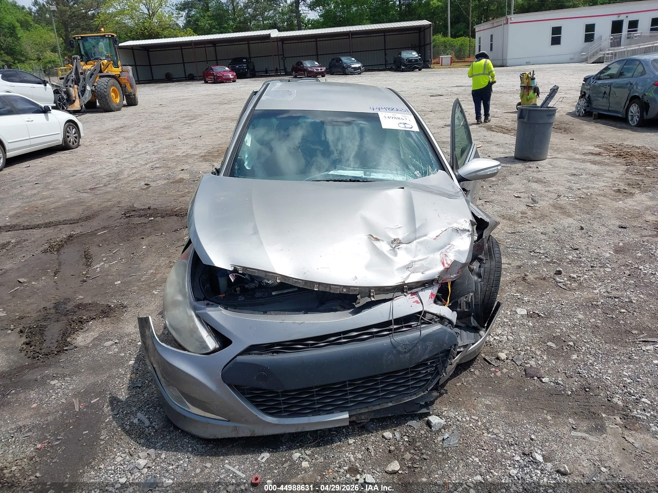 2013 Hyundai Sonata Hybrid   Silver vin: KMHEC4A44DA078282
