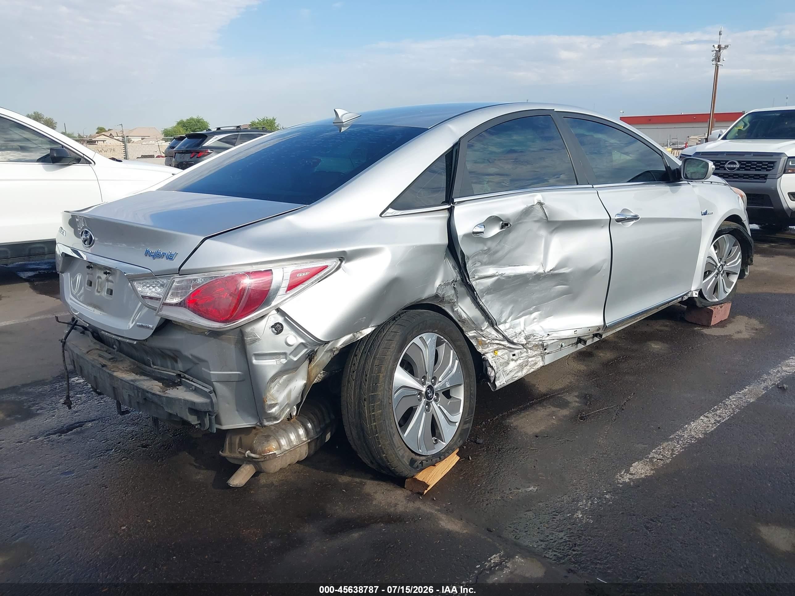 2013 Hyundai Sonata Hybrid Limited Silver vin: KMHEC4A44DA101270