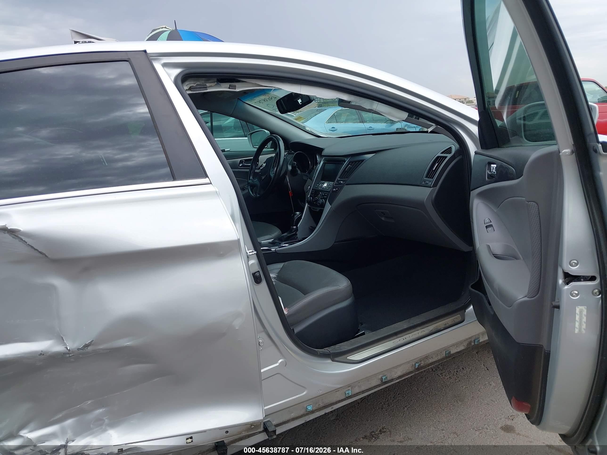 2013 Hyundai Sonata Hybrid Limited Silver vin: KMHEC4A44DA101270