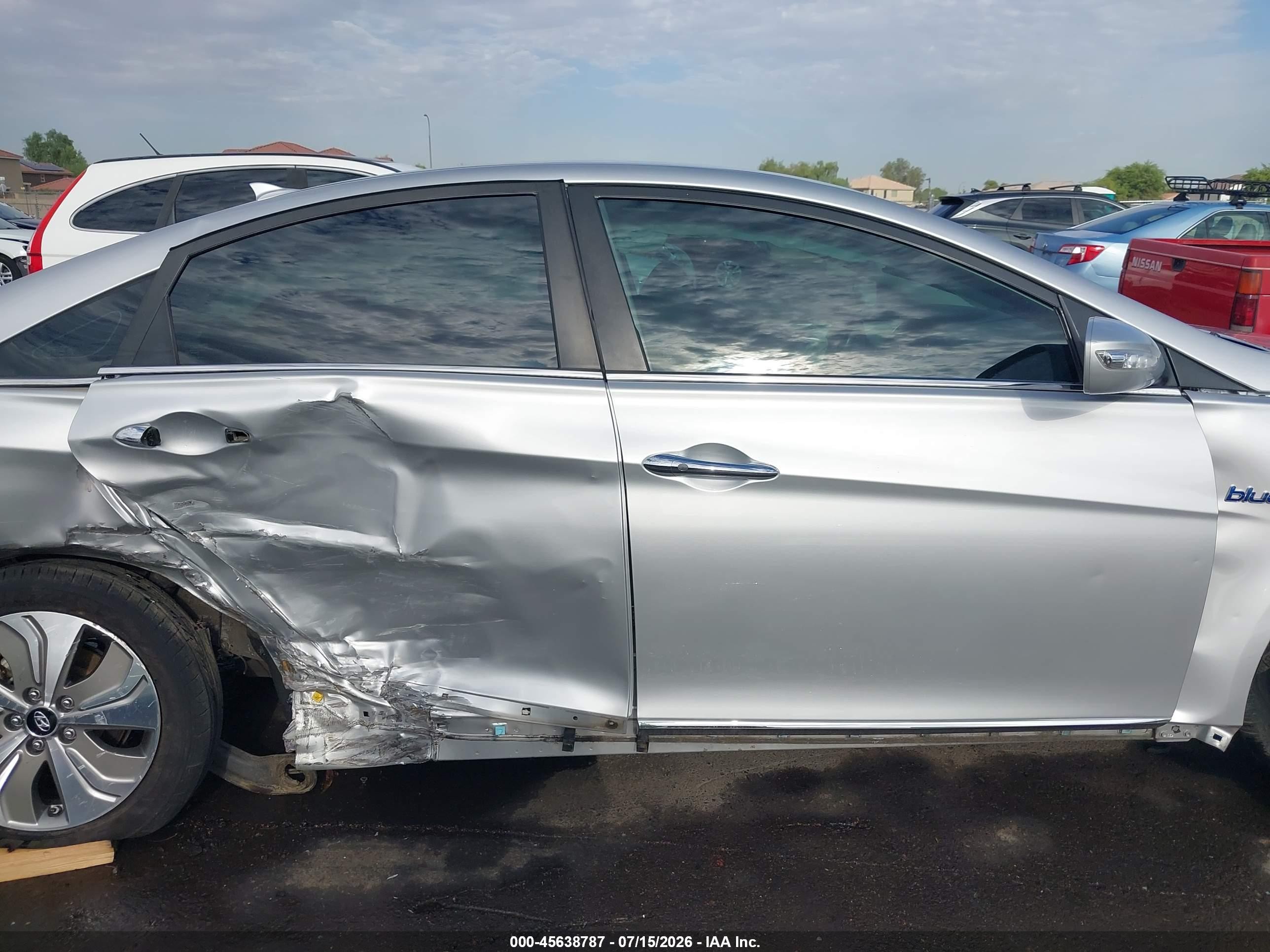 2013 Hyundai Sonata Hybrid Limited Silver vin: KMHEC4A44DA101270