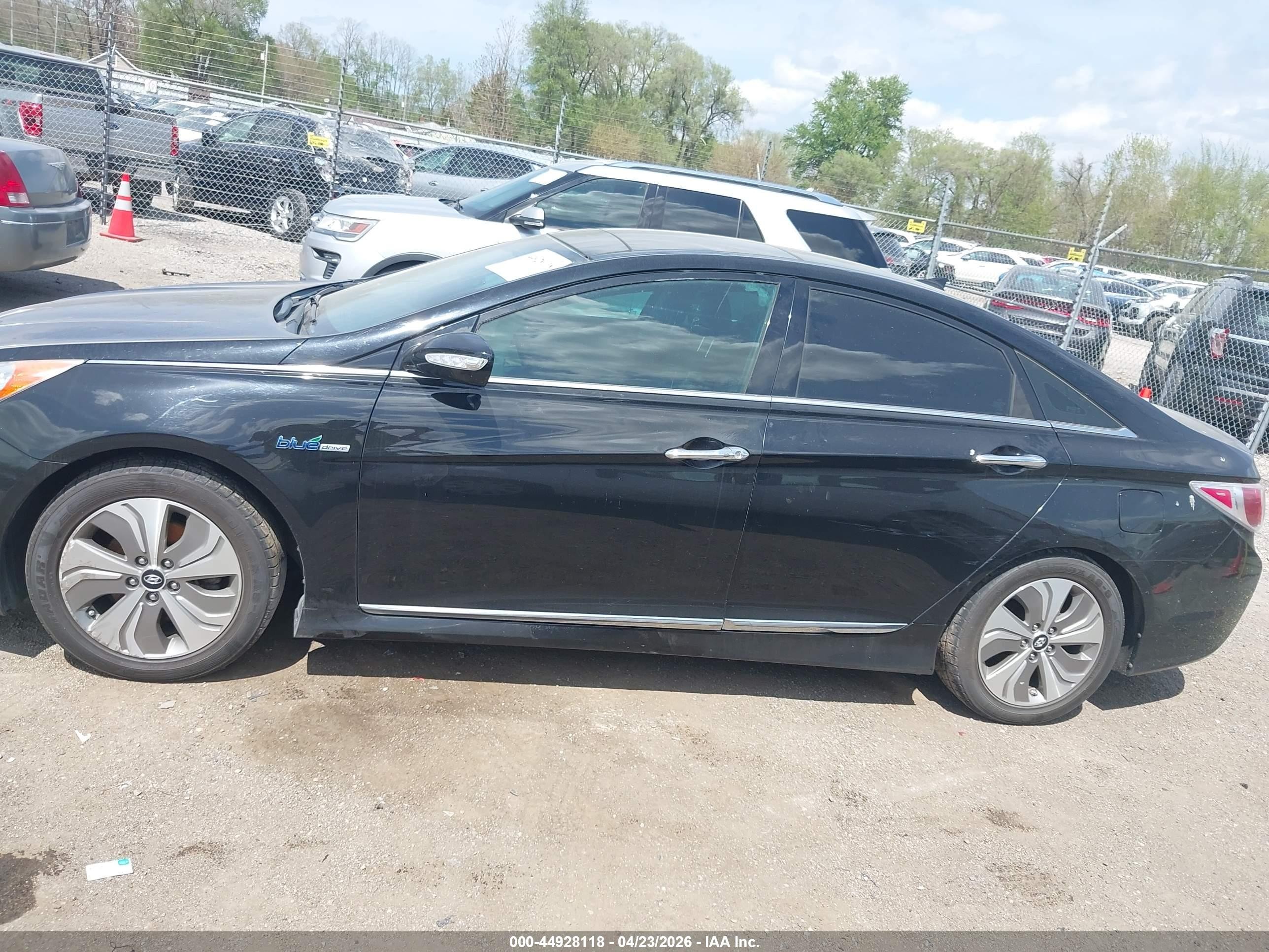 2014 Hyundai Sonata Hybrid Limited Black vin: KMHEC4A44EA107703