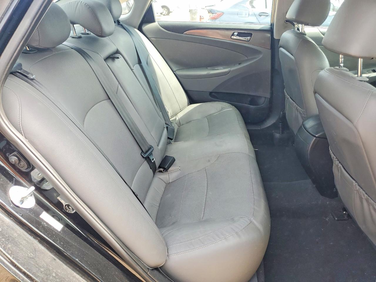 2014 Hyundai Sonata Hybrid Black vin: KMHEC4A44EA107927