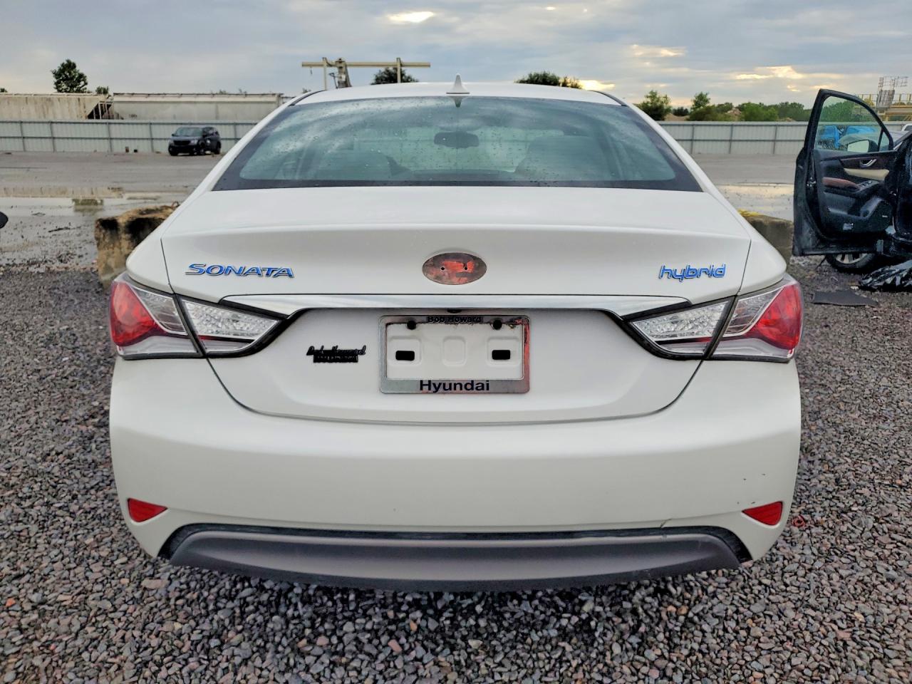 2014 Hyundai Sonata Hybrid Белый vin: KMHEC4A44EA110049