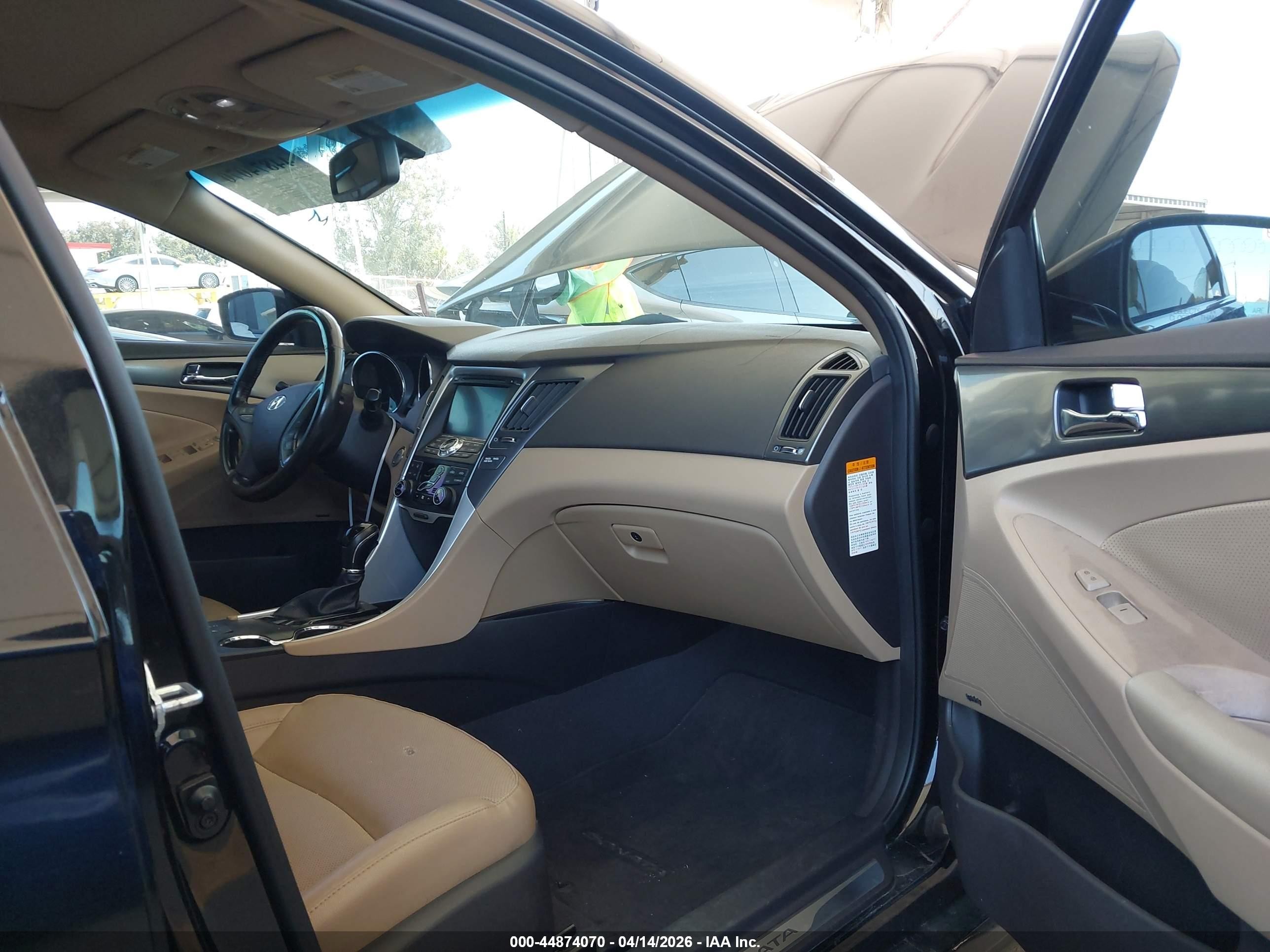 2014 Hyundai Sonata Hybrid Limited Черный vin: KMHEC4A44EA115994