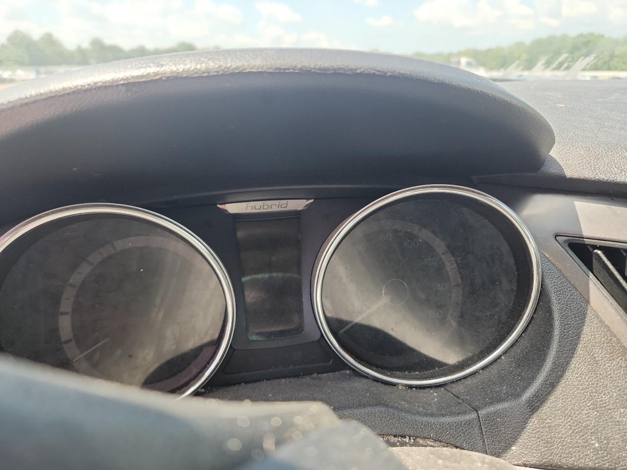 2014 Hyundai Sonata Hybrid Silver vin: KMHEC4A44EA117678