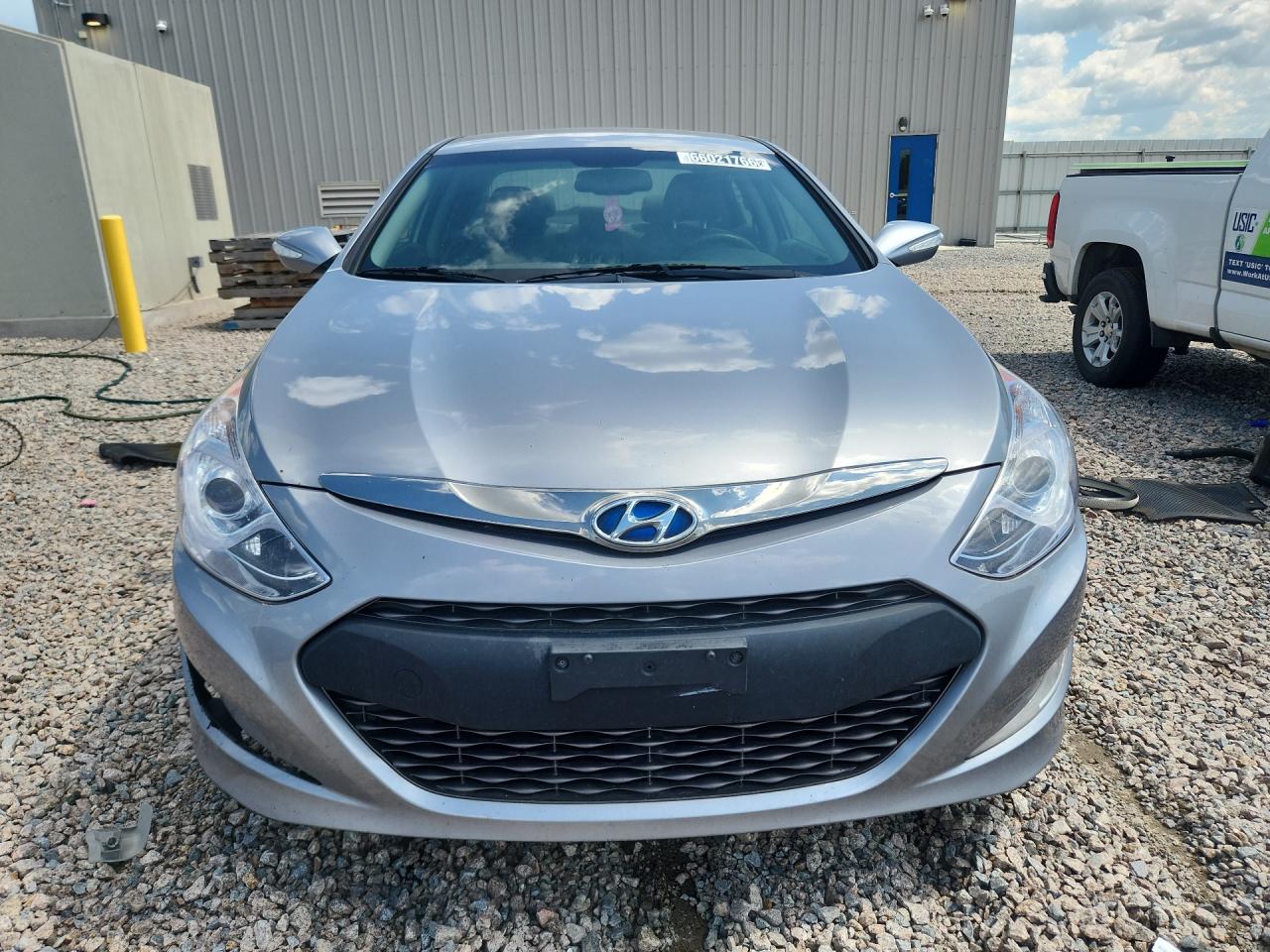 2014 Hyundai Sonata Hybrid Silver vin: KMHEC4A44EA117678