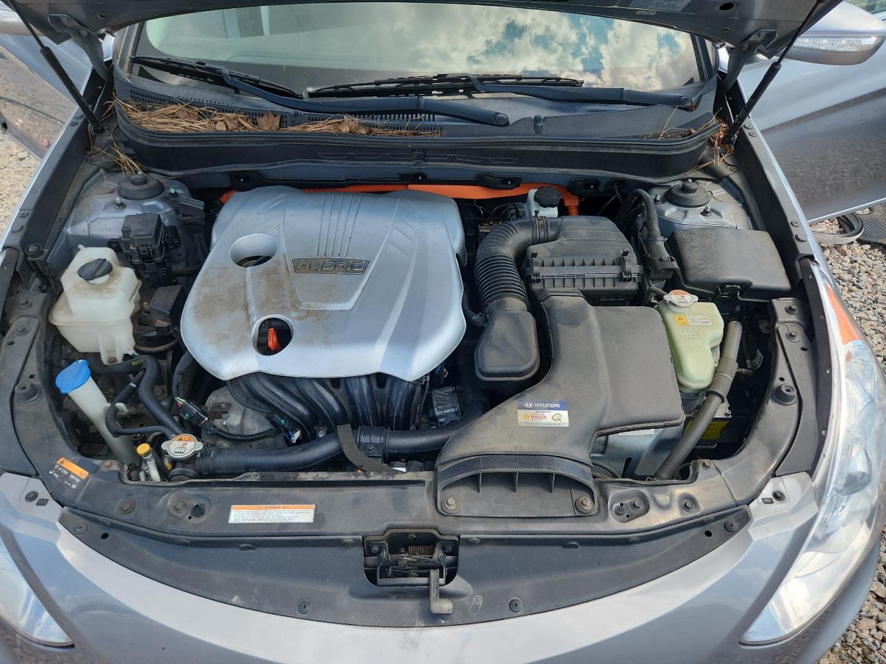 2014 Hyundai Sonata Hybrid Silver vin: KMHEC4A44EA117678