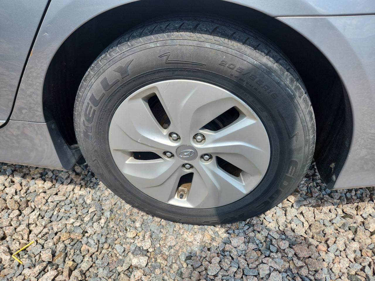 2014 Hyundai Sonata Hybrid Silver vin: KMHEC4A44EA117678 Damage: Left Qtr Panel, Multiple Dents/Paint Damage, 2