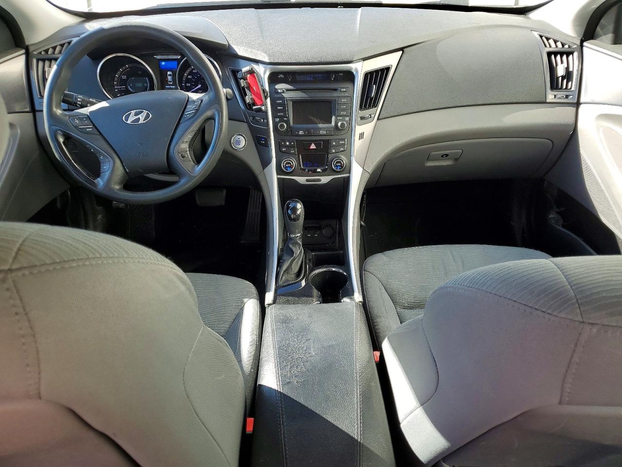2015 Hyundai Sonata Hybrid Base Silver vin: KMHEC4A44FA118427