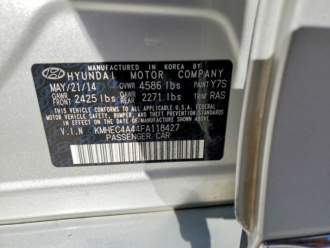 2015 Hyundai Sonata Hybrid Base Silver vin: KMHEC4A44FA118427