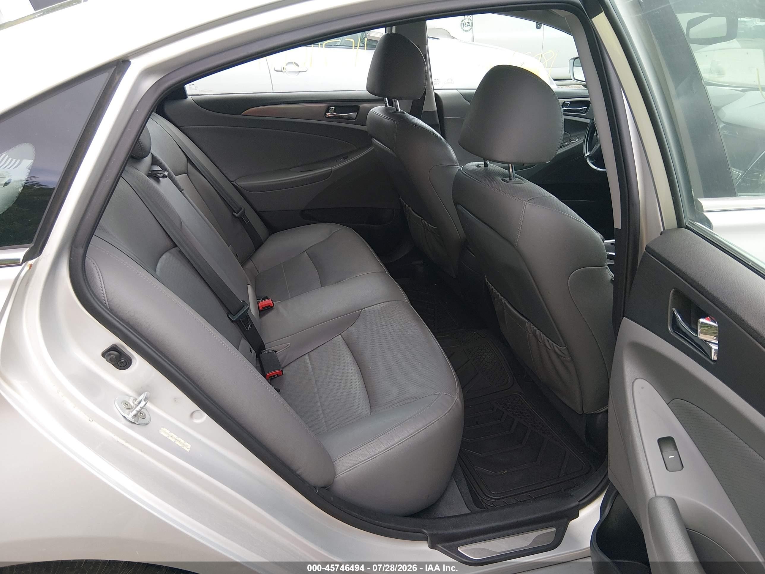 2015 Hyundai Sonata Hybrid Limited Silver vin: KMHEC4A44FA121876