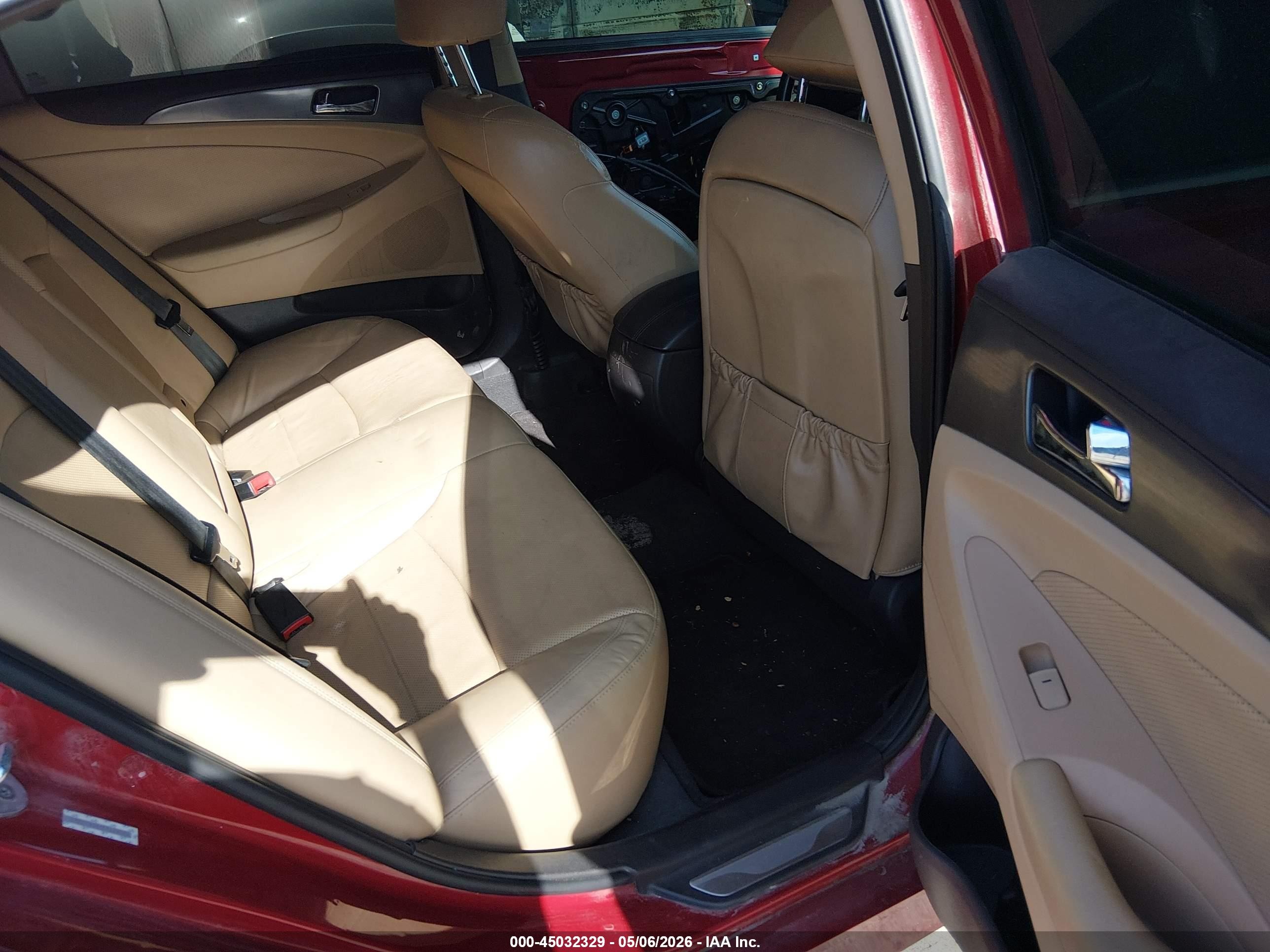 2015 Hyundai Sonata Hybrid Limited Red vin: KMHEC4A44FA124602