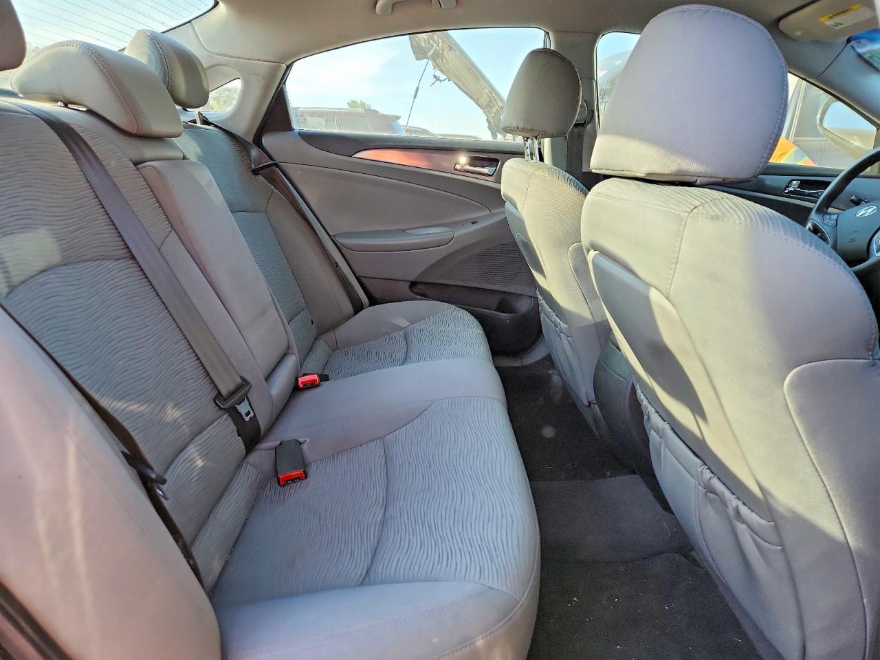 2015 Hyundai Sonata Hybrid Base Black vin: KMHEC4A44FA125197