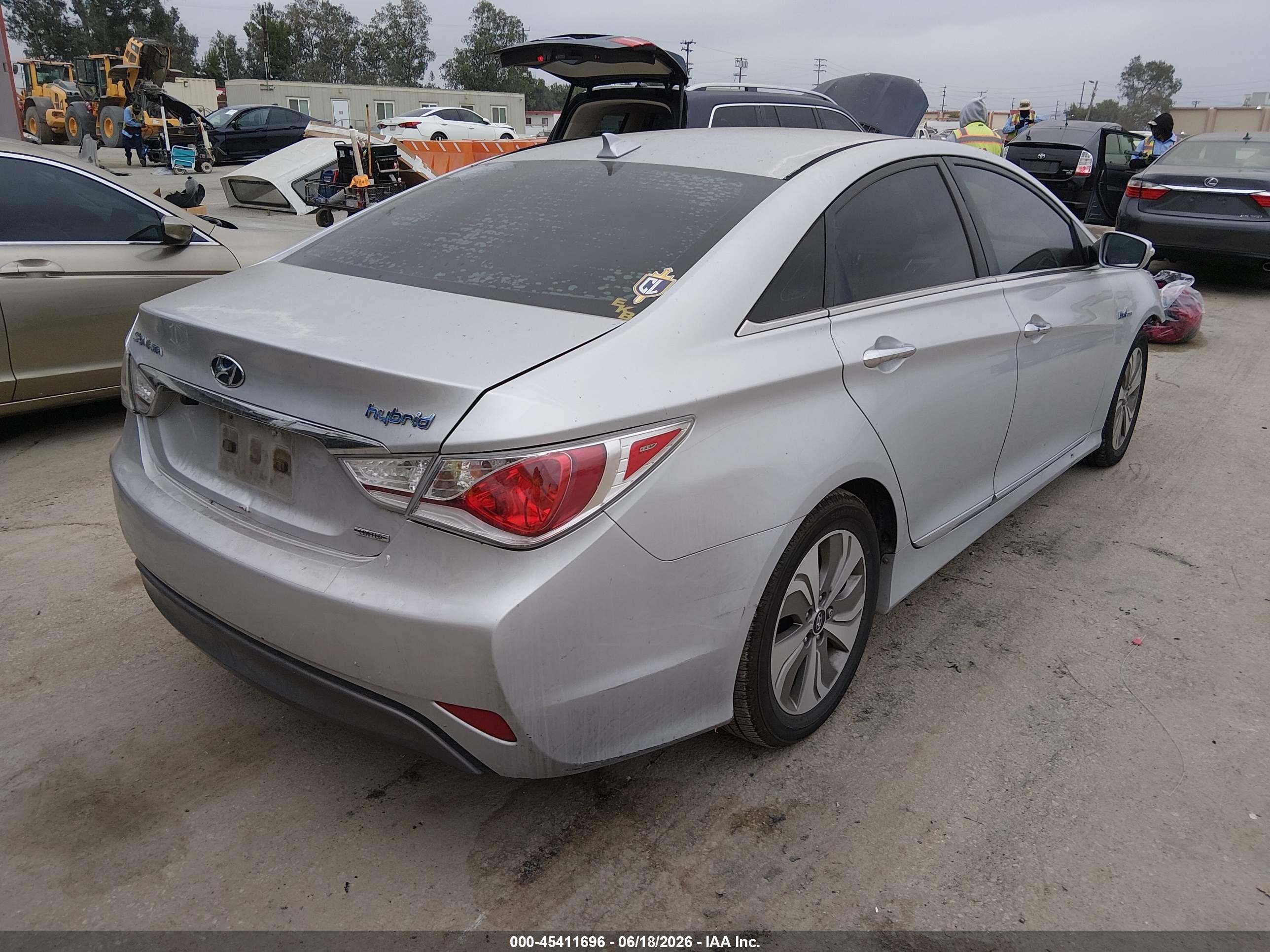2015 Hyundai Sonata Hybrid Limited Silver vin: KMHEC4A44FA130514