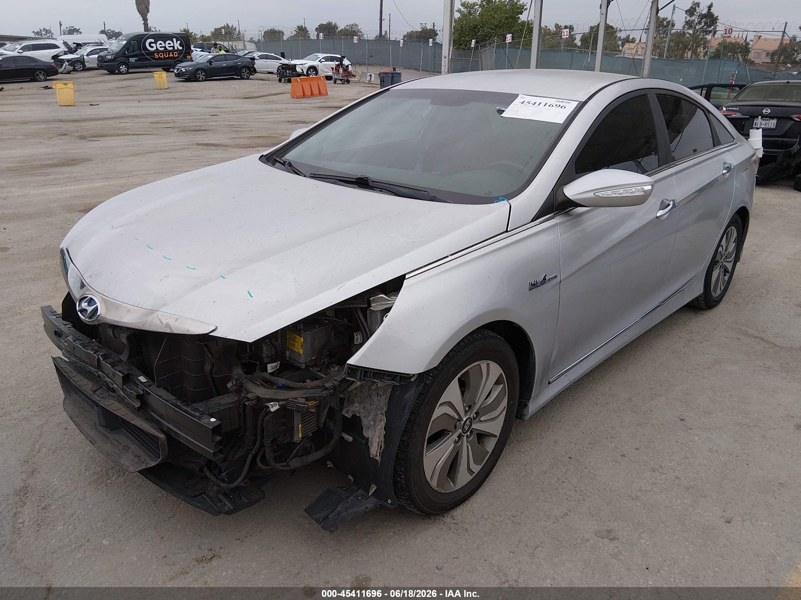 2015 Hyundai Sonata Hybrid Limited Silver vin: KMHEC4A44FA130514