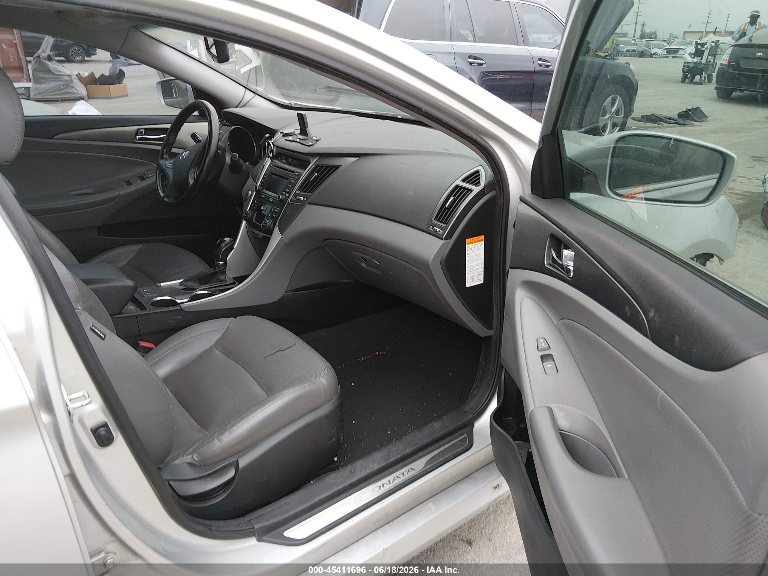 2015 Hyundai Sonata Hybrid Limited Silver vin: KMHEC4A44FA130514