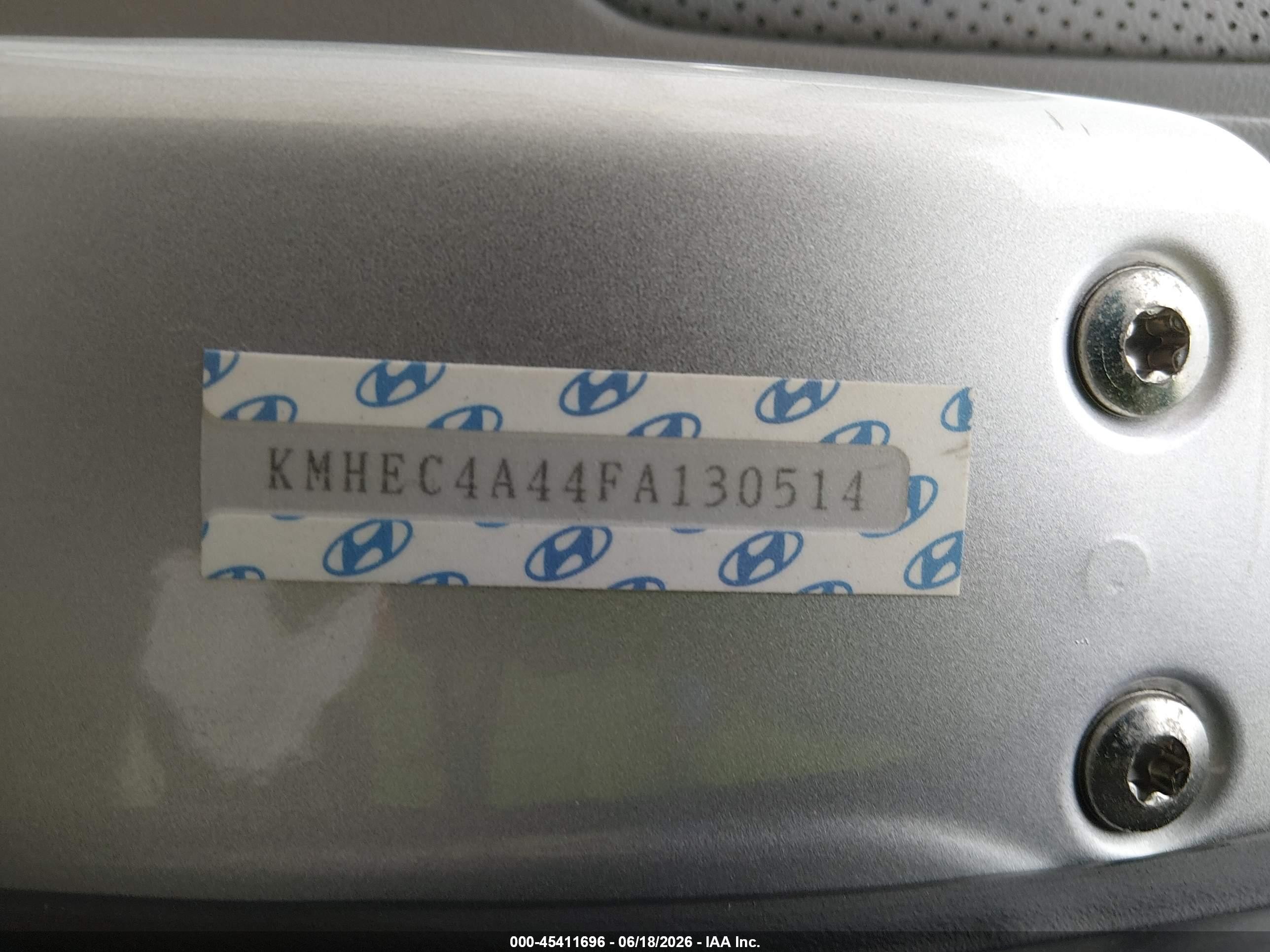 2015 Hyundai Sonata Hybrid Limited Silver vin: KMHEC4A44FA130514