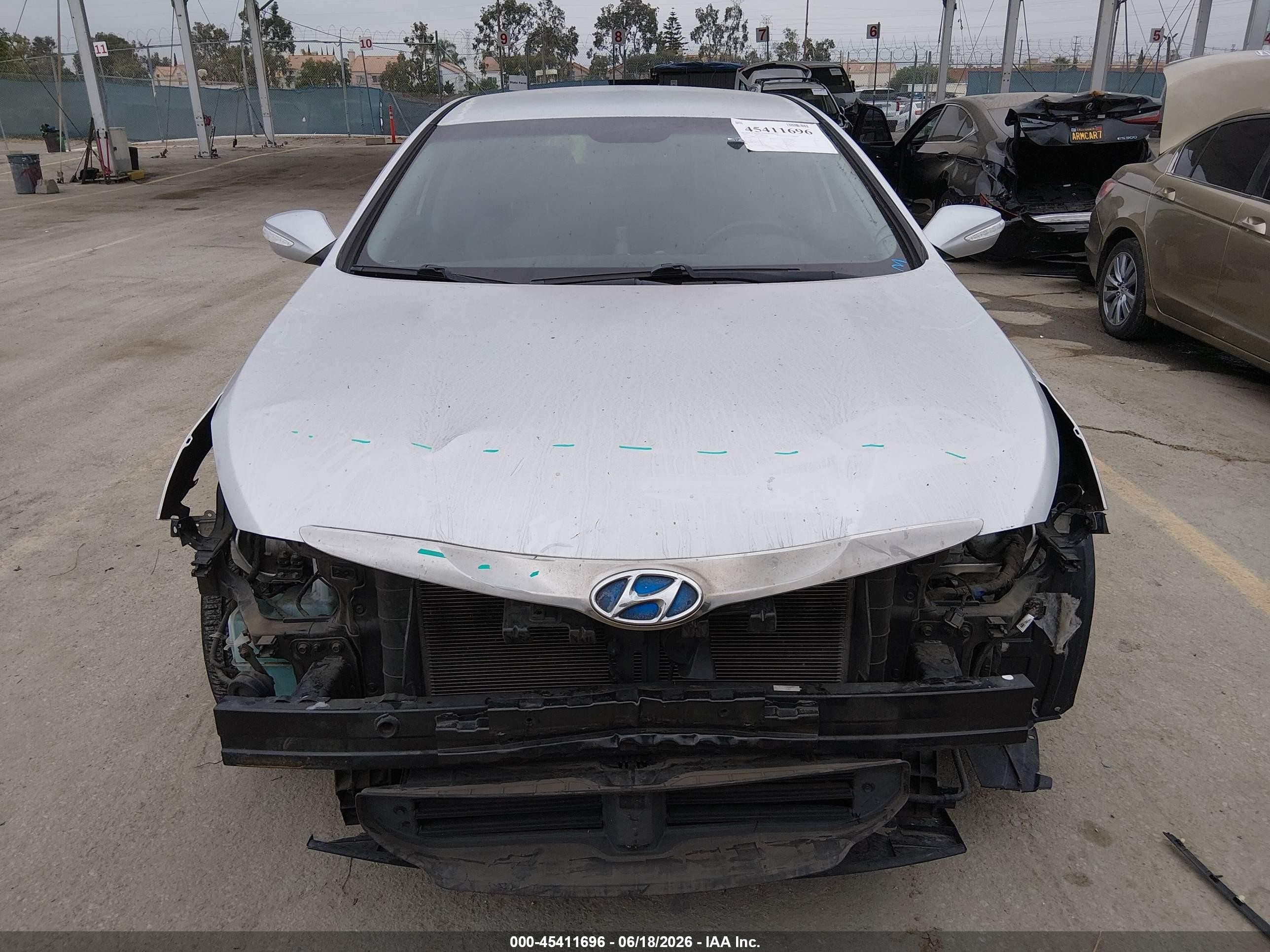 2015 Hyundai Sonata Hybrid Limited Silver vin: KMHEC4A44FA130514