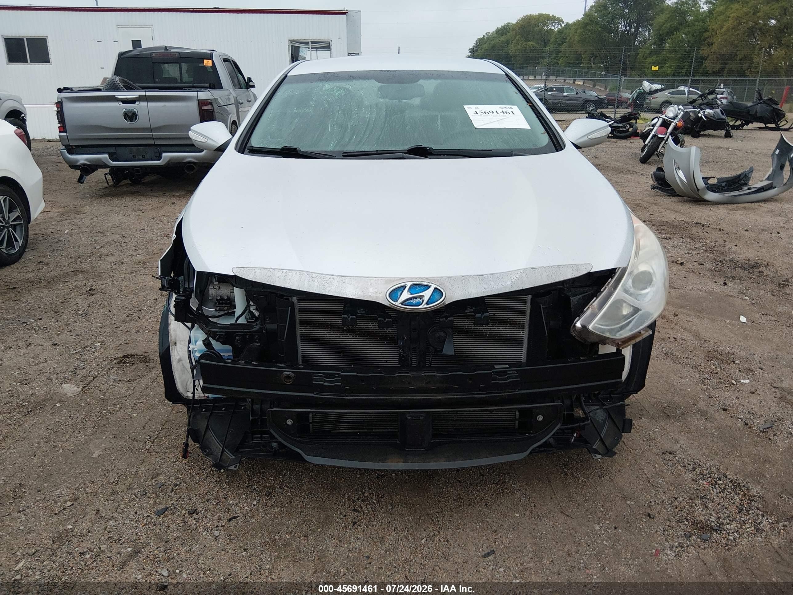 2015 Hyundai Sonata Hybrid   Silver vin: KMHEC4A44FA133199