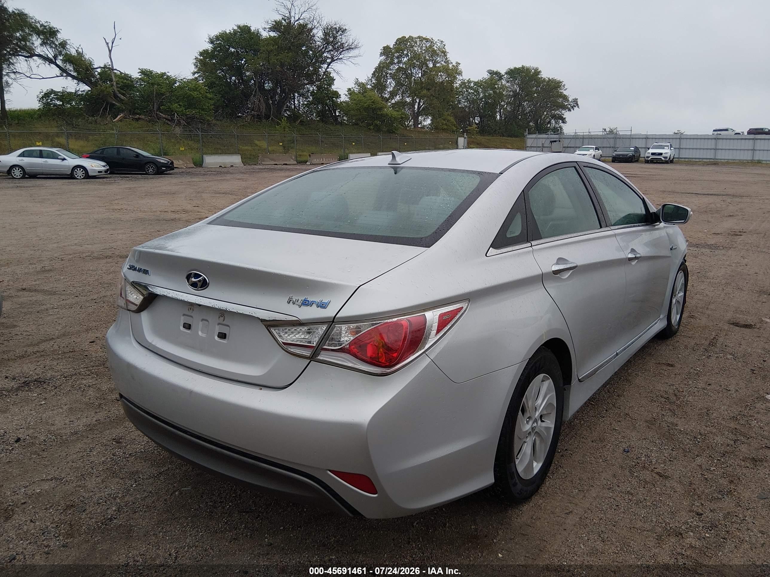 2015 Hyundai Sonata Hybrid   Silver vin: KMHEC4A44FA133199