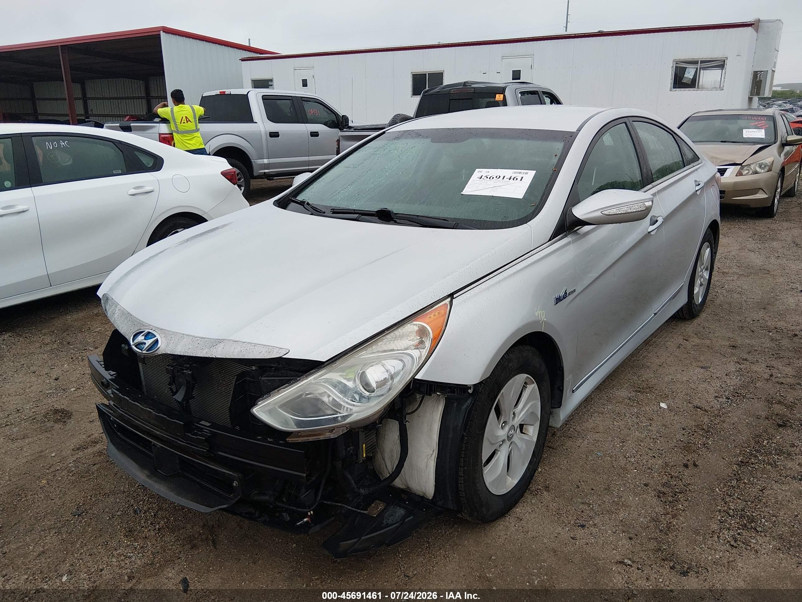 2015 Hyundai Sonata Hybrid   Silver vin: KMHEC4A44FA133199