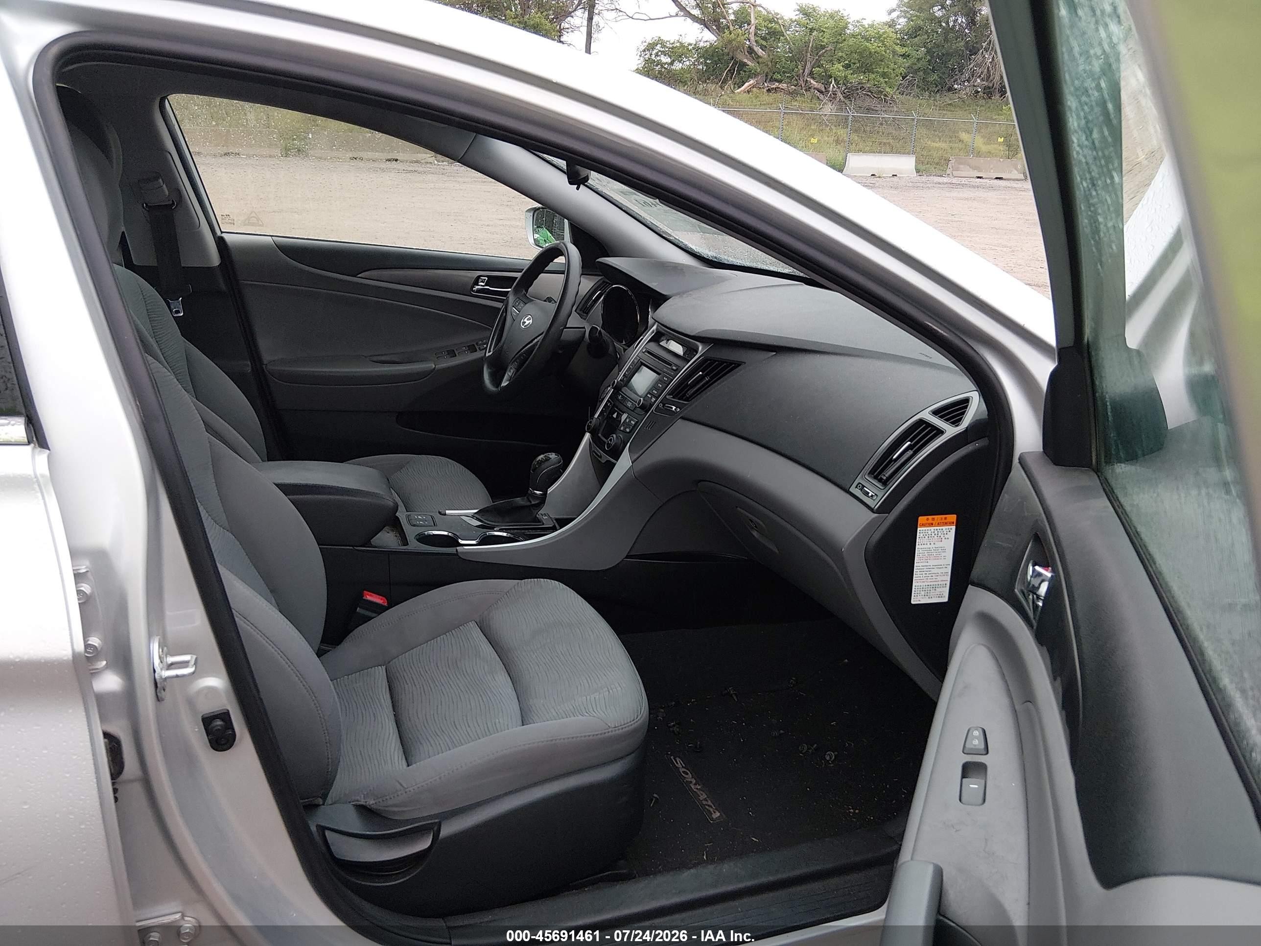 2015 Hyundai Sonata Hybrid   Silver vin: KMHEC4A44FA133199