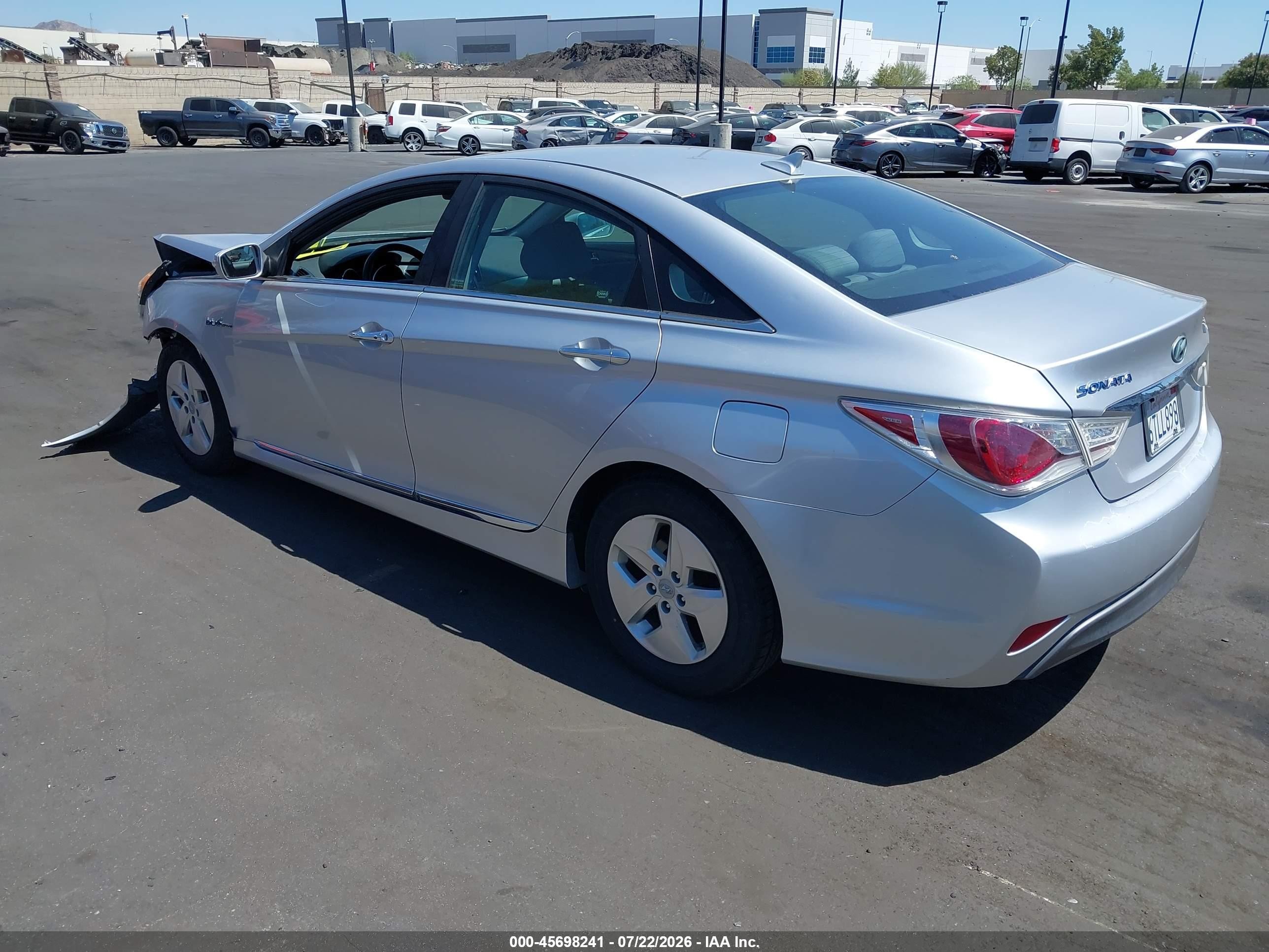 2011 Hyundai Sonata Hybrid   Silver vin: KMHEC4A45BA000736
