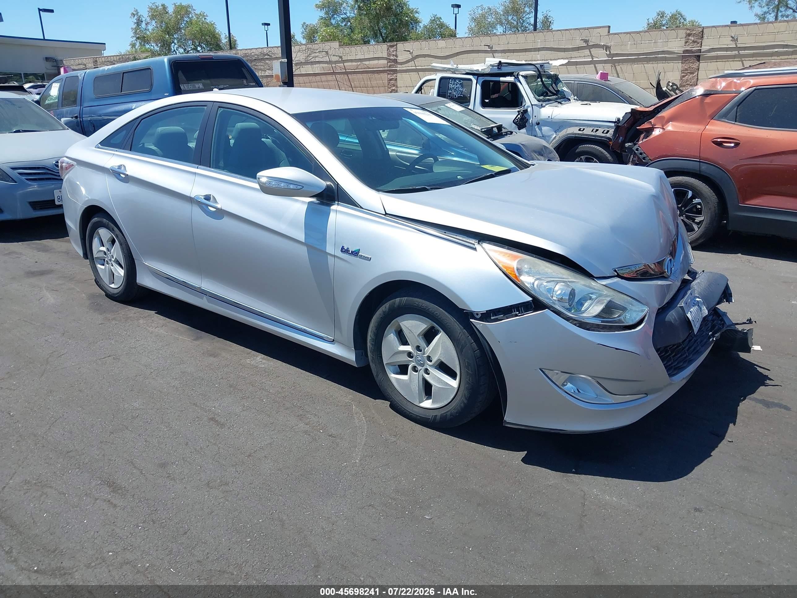 2011 Hyundai Sonata Hybrid   Silver vin: KMHEC4A45BA000736