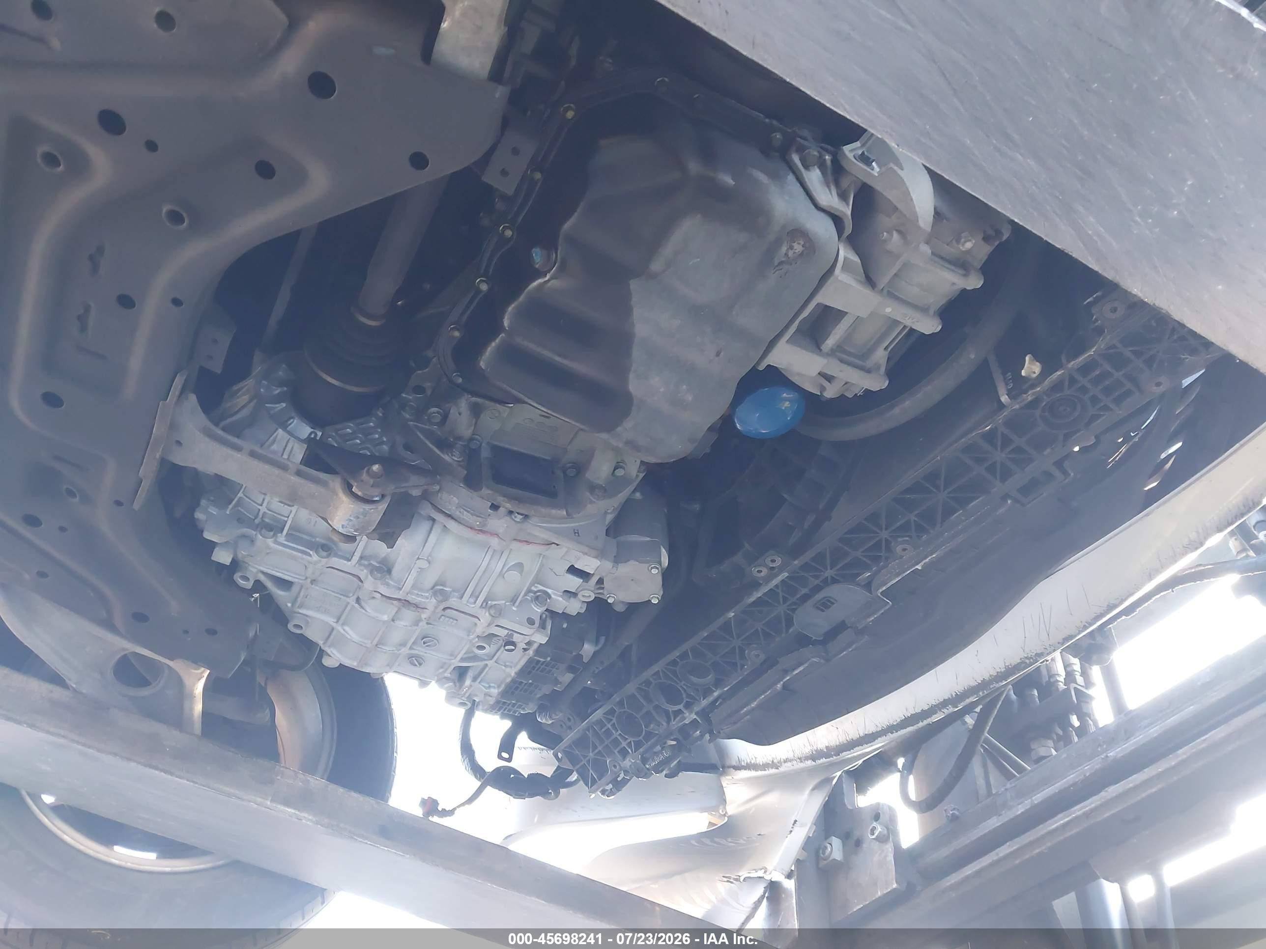 2011 Hyundai Sonata Hybrid   Silver vin: KMHEC4A45BA000736